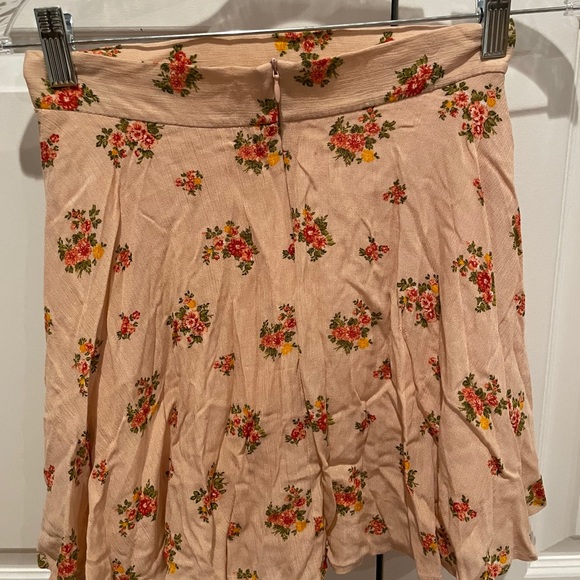 Beautiful pink floral dress - Picture 2 of 2